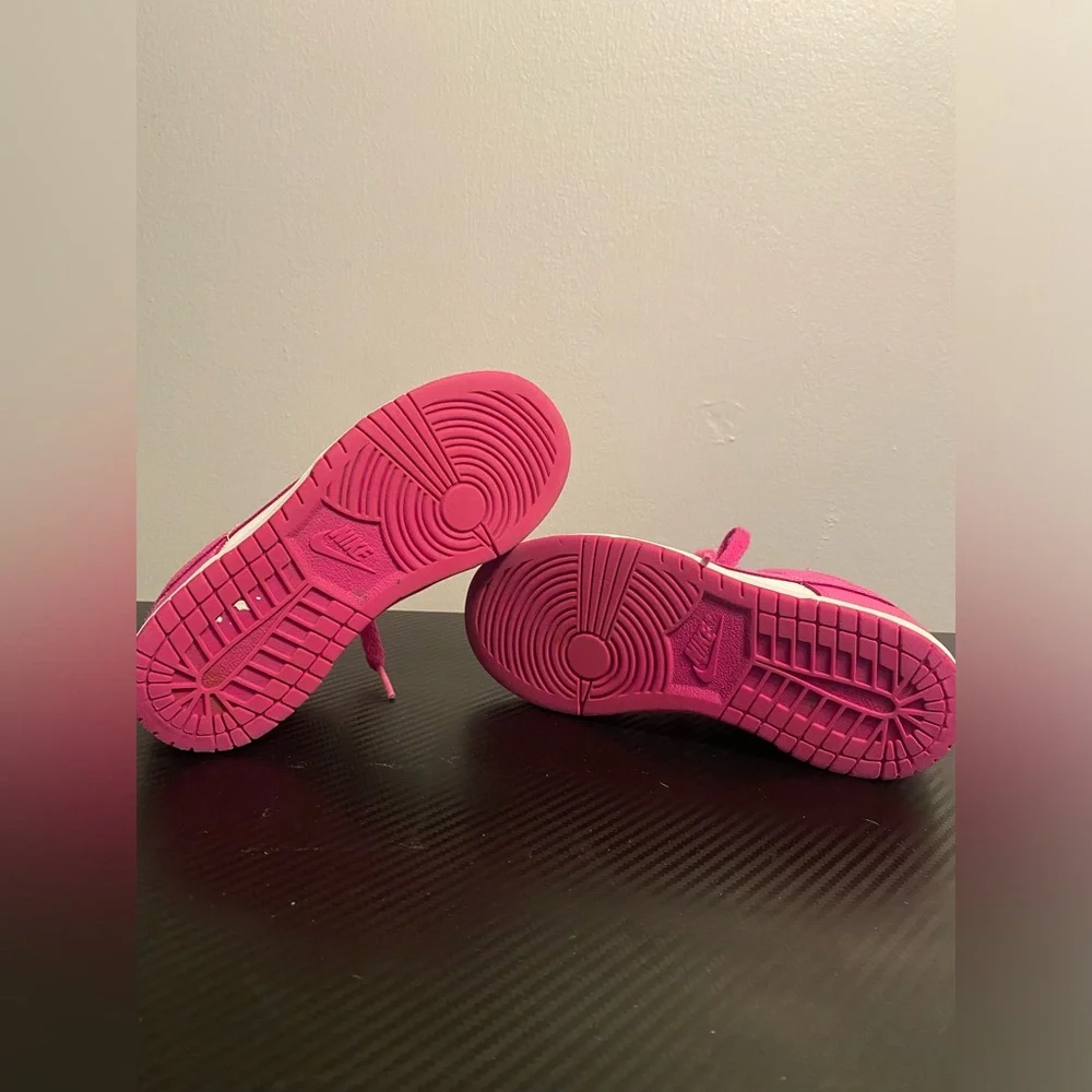 Item 74 Nike Kids Pink and White Low-Top Sneakers - Picture 7 of 9